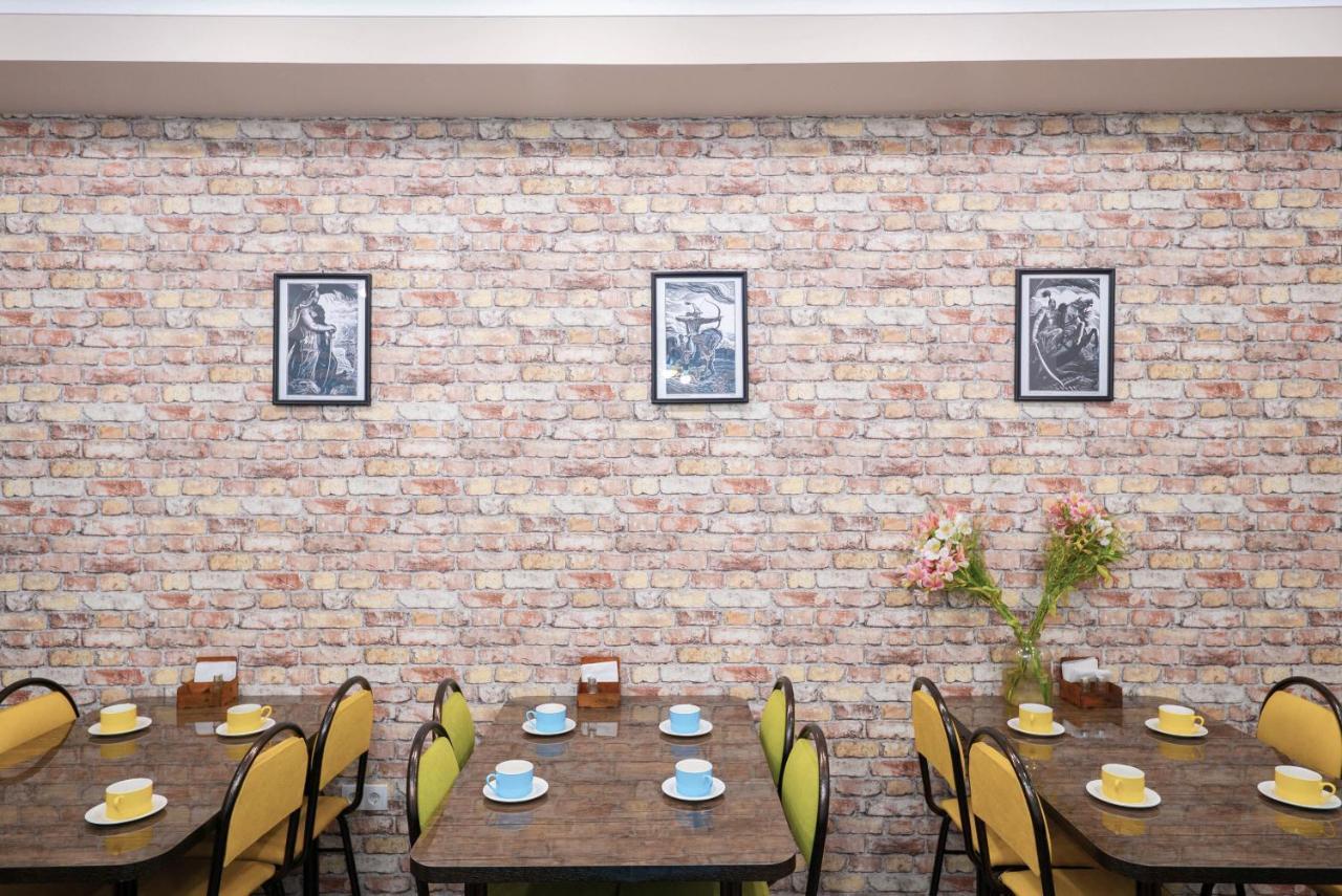 Kaganat Hostel Bishkek Exterior photo