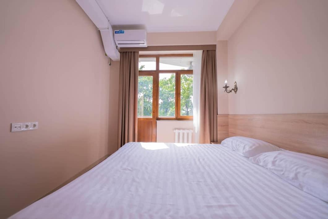 Kaganat Hostel Bishkek Exterior photo